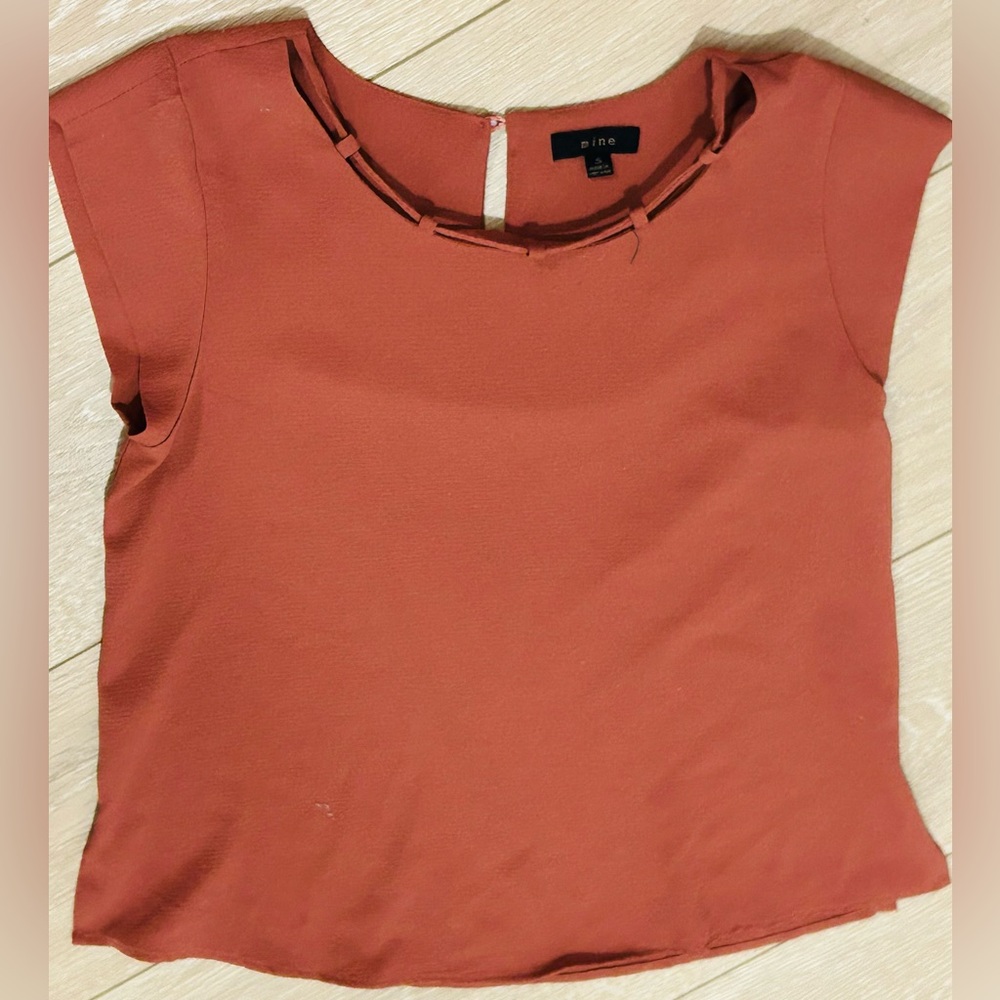 Mine Rust Top Women’s Size S Short Sleeve Shirt